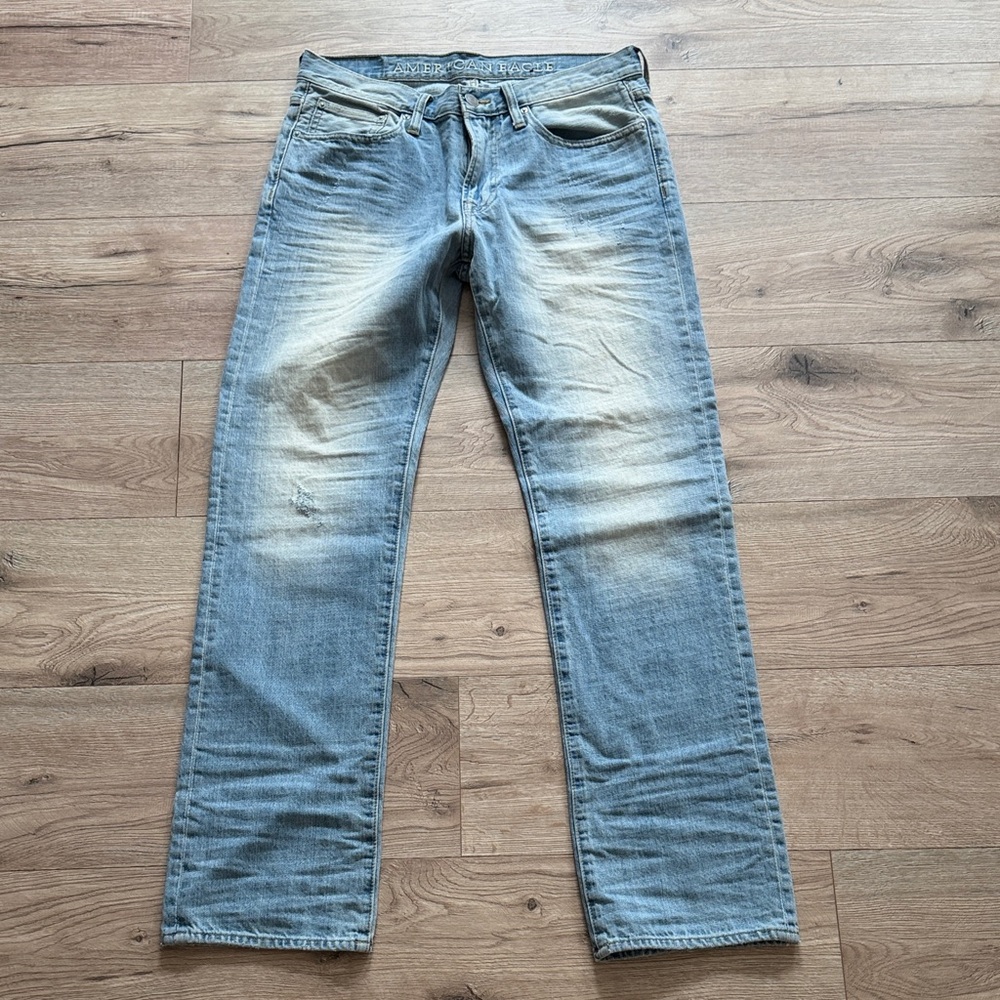 NWT Mens American Eagle “Original Straight” light wash jeans 31x32
